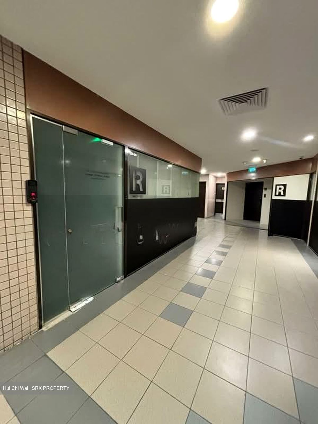Furama City Centre Singapore (D1), Retail #591794381